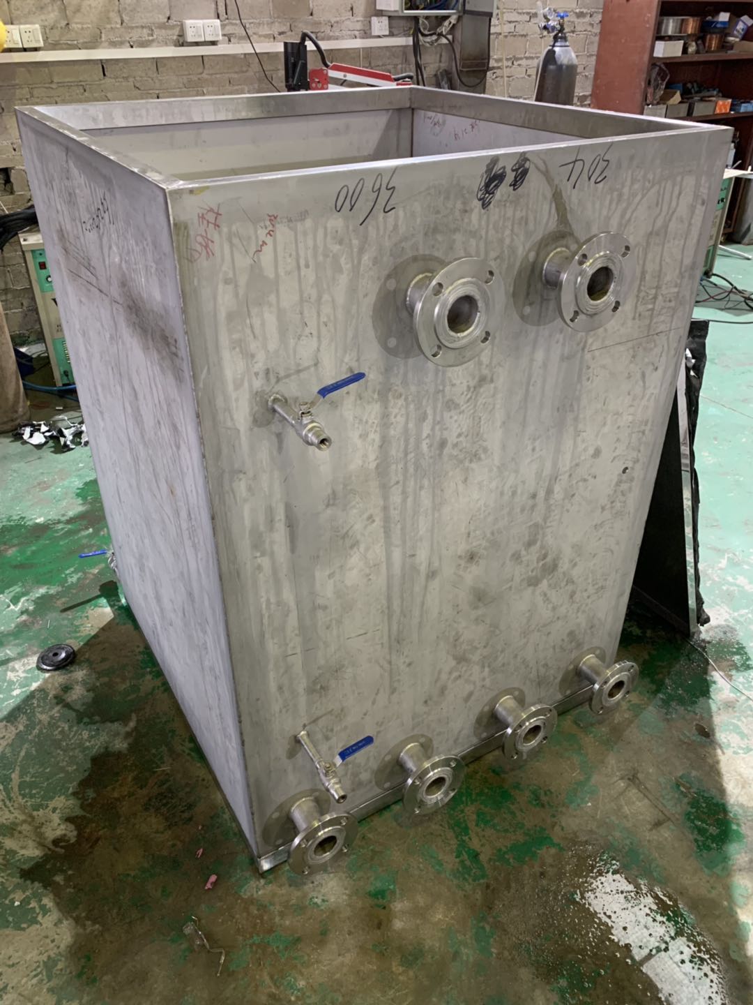 不锈钢压力水箱